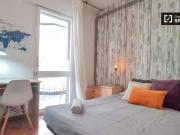 Se alquila habitación en piso compartido cerca del...
