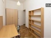 Se alquila habitación en piso compartido con edificio...