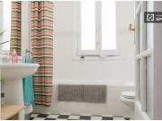 Se alquila habitación en piso compartido de 10...