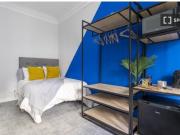 Se alquila habitación en piso compartido de 10...