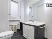 Se alquila habitación en piso compartido de 10...