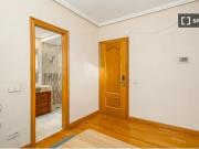 Se alquila habitación en piso compartido de 10...