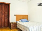 Se alquila habitación en piso compartido de 11...