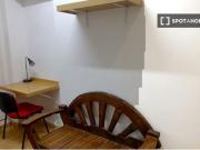 Se alquila habitación en piso compartido de 11...