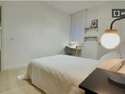 Se alquila habitación en piso compartido de 12...