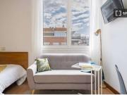 Se alquila habitación en piso compartido de 12...