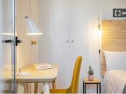 Se alquila habitación en piso compartido de 16...