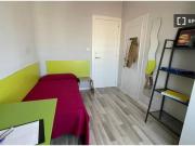 Se alquila habitación en piso compartido de 20...