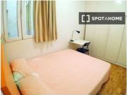 Se alquila habitación en piso compartido de 21...