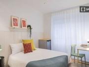 Se alquila habitación en piso compartido de 25...