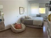 Se alquila habitación en piso compartido de 3...