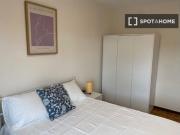 Se alquila habitación en piso compartido de 3...