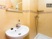 Se alquila habitación en piso compartido de 3...