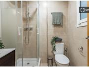 Se alquila habitación en piso compartido de 3...