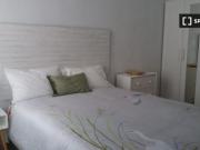 Se alquila habitación en piso compartido de 3...