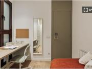 Se alquila habitación en piso compartido de 3...