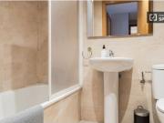 Se alquila habitación en piso compartido de 3...