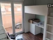 Se alquila habitación en piso compartido de 4...