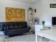 Se alquila habitación en piso compartido de 4...