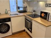 Se alquila habitación en piso compartido de 4...