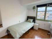 Se alquila habitación en piso compartido de 4...