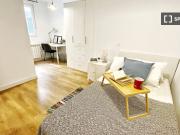 Se alquila habitación en piso compartido de 4...