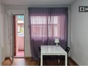 Se alquila habitación en piso compartido de 4...