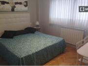 Se alquila habitación en piso compartido de 4...