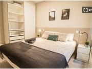 Se alquila habitación en piso compartido de 4...