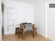 Se alquila habitación en piso compartido de 4...