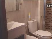 Se alquila habitación en piso compartido de 4...