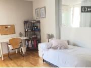 Se alquila habitación en piso compartido de 4...
