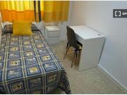 Se alquila habitación en piso compartido de 4...