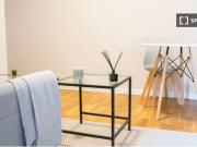 Se alquila habitación en piso compartido de 4...