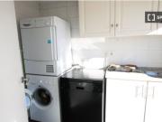 Se alquila habitación en piso compartido de 4...