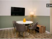 Se alquila habitación en piso compartido de 4...