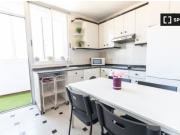 Se alquila habitación en piso compartido de 4...