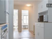 Se alquila habitación en piso compartido de 4...