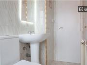 Se alquila habitación en piso compartido de 4...