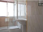 Se alquila habitación en piso compartido de 4...