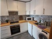 Se alquila habitación en piso compartido de 4...