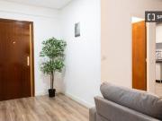 Se alquila habitación en piso compartido de 4...