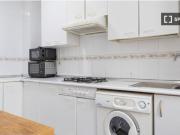 Se alquila habitación en piso compartido de 4...