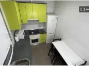 Se alquila habitación en piso compartido de 4...