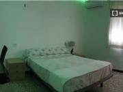 Se alquila habitación en piso compartido de 4...