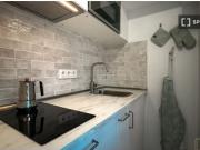 Se alquila habitación en piso compartido de 4...