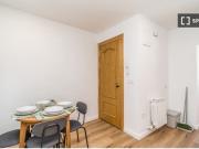Se alquila habitación en piso compartido de 4...
