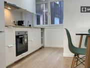 Se alquila habitación en piso compartido de 4...