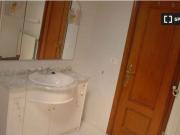 Se alquila habitación en piso compartido de 4...