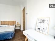 Se alquila habitación en piso compartido de 4...